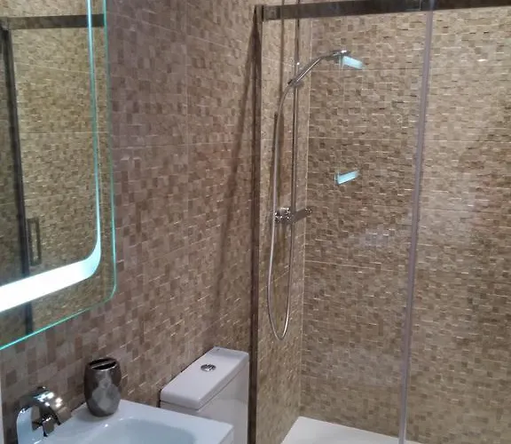 Centre Mediterranean House- 5 Bedroom, 4 Bathroom, Terrace Courtyard, Private Rooptop Pool * Sitges