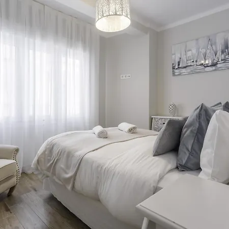 بيت للعطل Centre Mediterranean House- 5 Bedroom, 4 Bathroom, Terrace Courtyard, Private Rooptop Pool