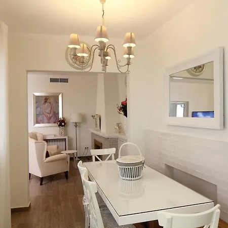 別荘 Centre Mediterranean House- 5 Bedroom, 4 Bathroom, Terrace Courtyard, Private Rooptop Pool シッチェス